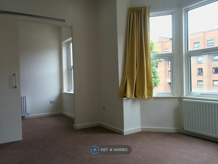 2 Bedroom Flat To Rent In Cardiff, Cardiff, CF11