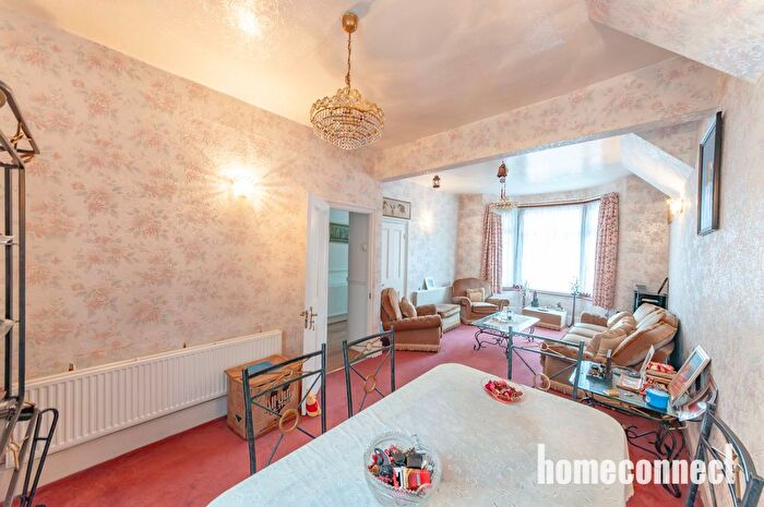 3 Bedroom Terraced House For Sale In Shelley Avenue, London, E12