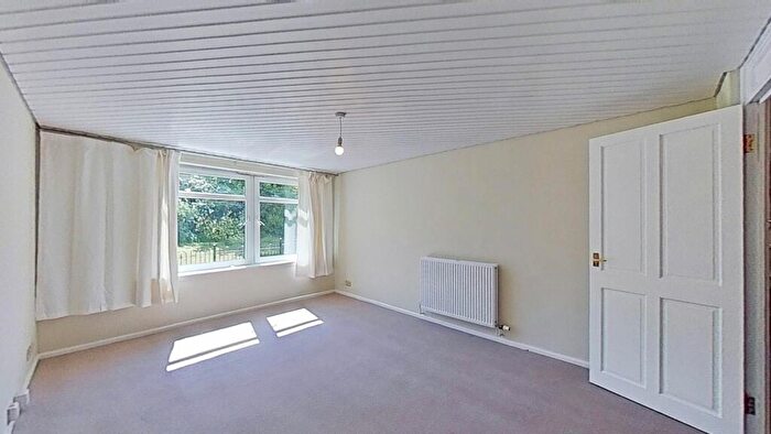 3 Bedroom Flat To Rent In Primrose Street, Edinburgh, Midlothian, EH6