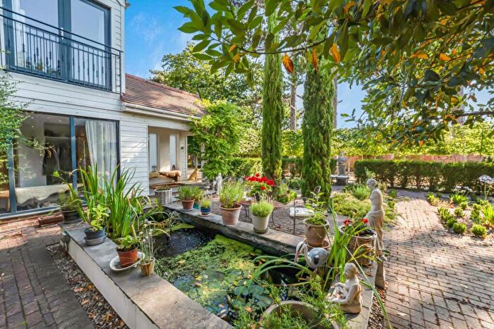 4 Bedroom Country House For Sale In School Lane, Milton, OX14