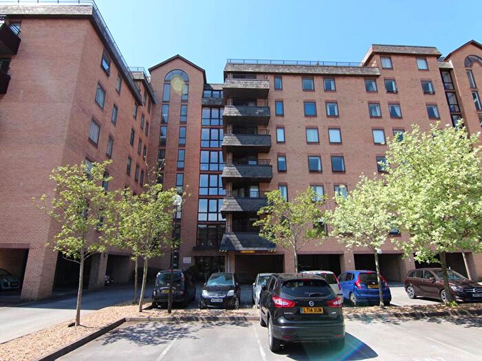 2 Bedroom Flat To Rent In Carlton Mansions, Beach Road, Weston-super-Mare, BS23