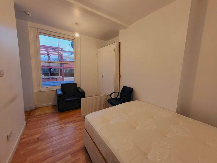Studio To Rent In Kingsland Road, London, E8