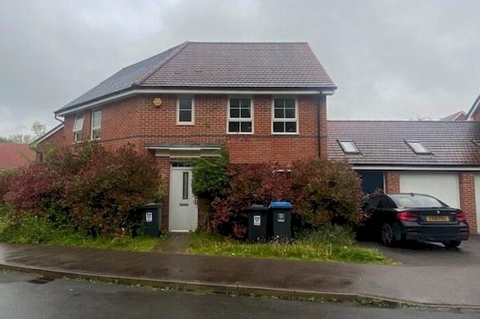 3 Bedroom Property To Rent In Argus Gardens, Hemel Hempstead, HP2