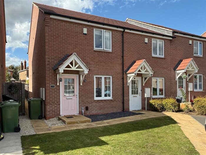 2 Bedroom End Of Terrace House For Sale In Warwick Close, Rothley, Leicester, LE7