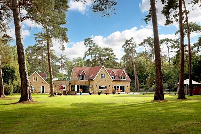 5 Bedroom Detached House For Sale In Stoke Common Road, Fulmer, Buckinghamshire, SL3