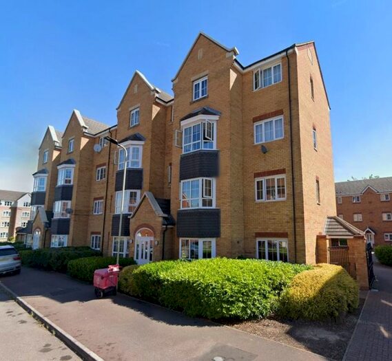 2 Bedroom Flat To Rent In Henley Road, Bedford, MK40