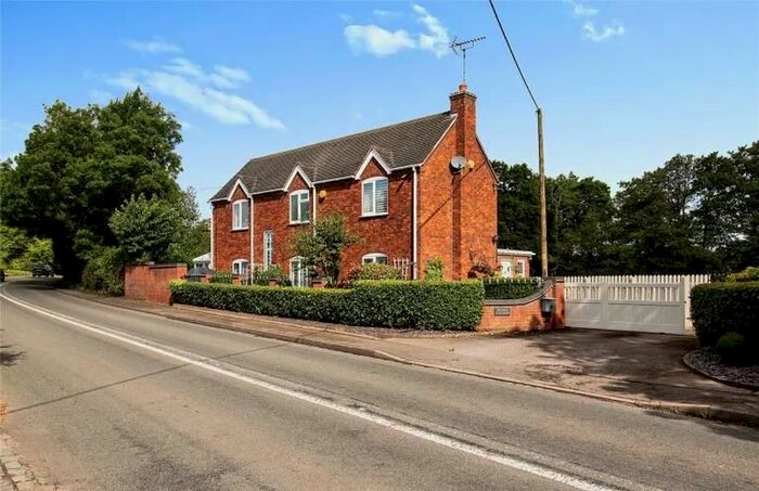 3 Bedroom Detached House To Rent In Beamhurst, Uttoxeter, ST14