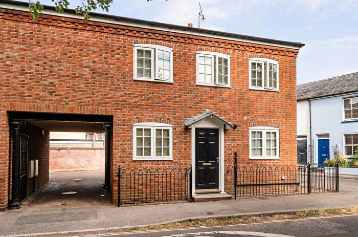 3 Bedroom Semi-Detached House For Sale In Amery Street, Alton, Hampshire, GU34