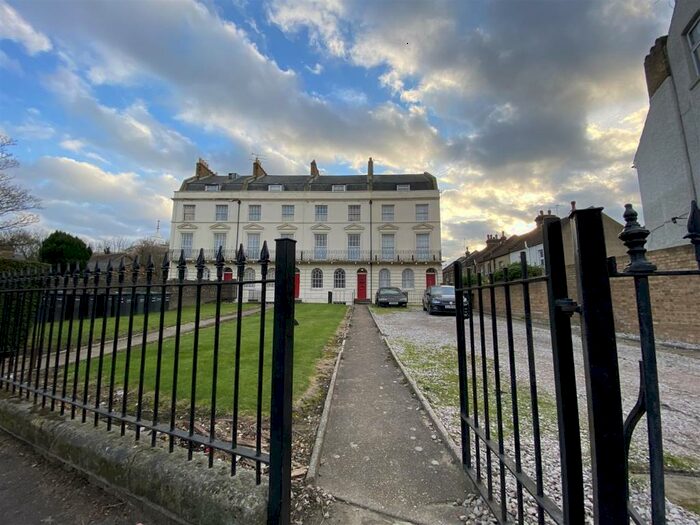 1 Bedroom Flat To Rent In Milton Road, Gravesend, DA12