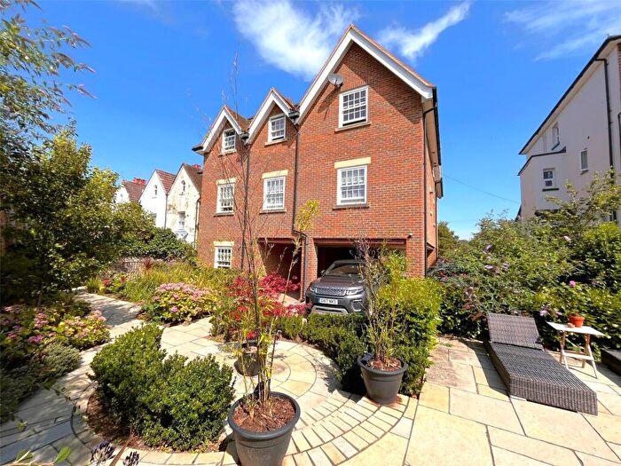 2 Bedroom Apartment To Rent In Nightingale Road, Guildford, Surrey, GU1