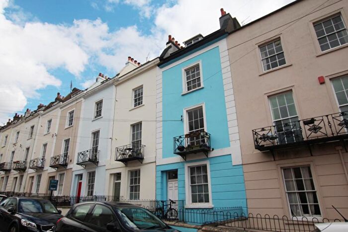 1 Bedroom Flat To Rent In Southleigh Road - Clifton, BS8