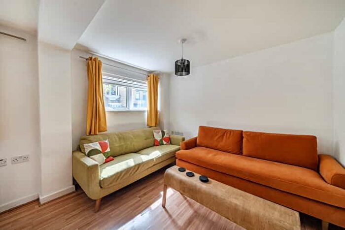 2 Bedroom Flat For Sale In King House, Newington Green, London, N16
