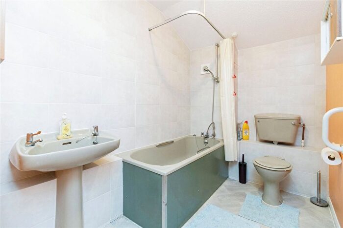 1 Bedroom Flat For Sale In Pebble Court, Paignton, Devon, TQ4