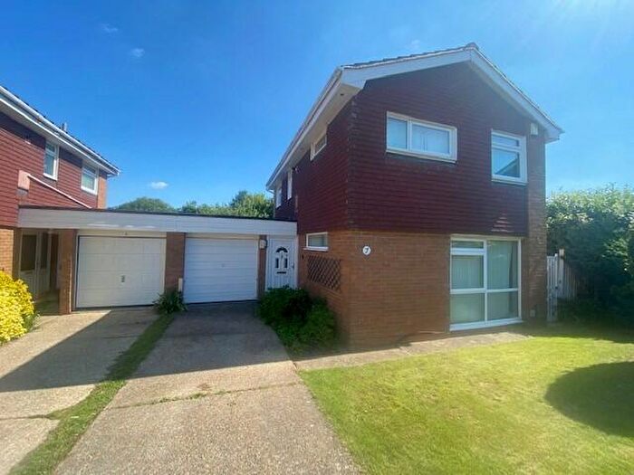 3 Bedroom House To Rent In Fenton Close, Chislehurst, BR7