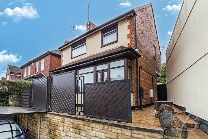 3 Bedroom Detached House For Sale In Chesterfield Road South, Mansfield, NG19