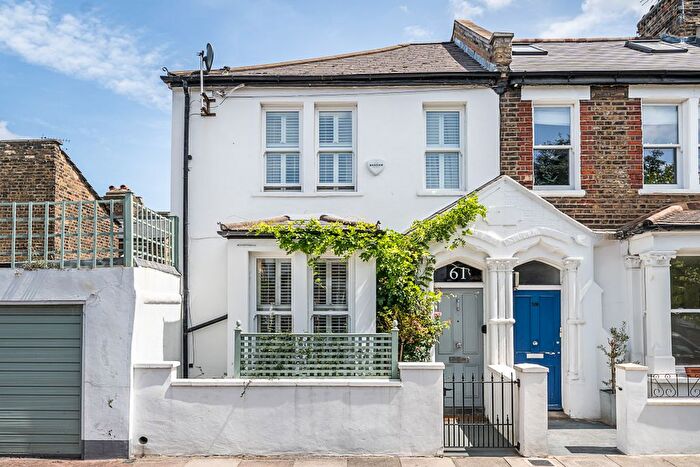 3 Bedroom End Terrace House For Sale In Inworth Street, London, SW11