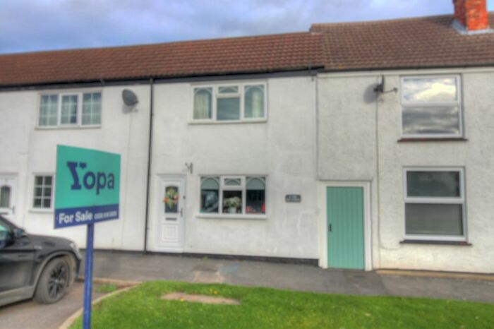 3 Bedroom Terraced House For Sale In Market Place, Tetney, Grimsby, DN36