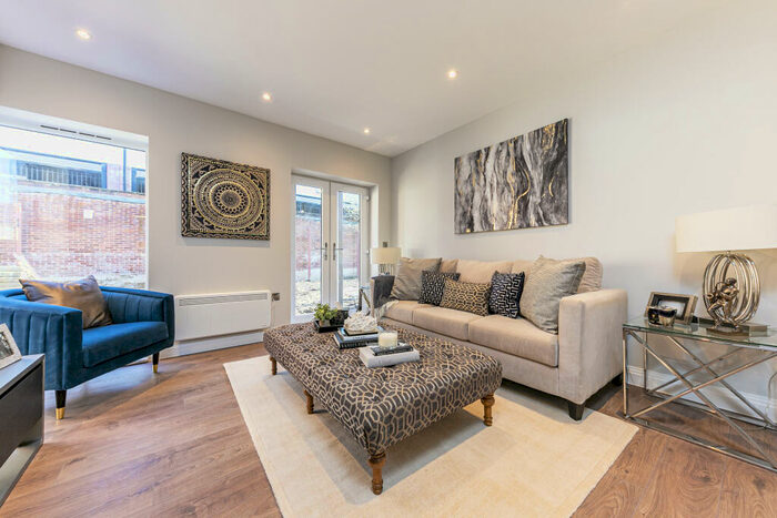 1 Bedroom Apartment To Rent In Springfield Lane, Weybridge, KT13