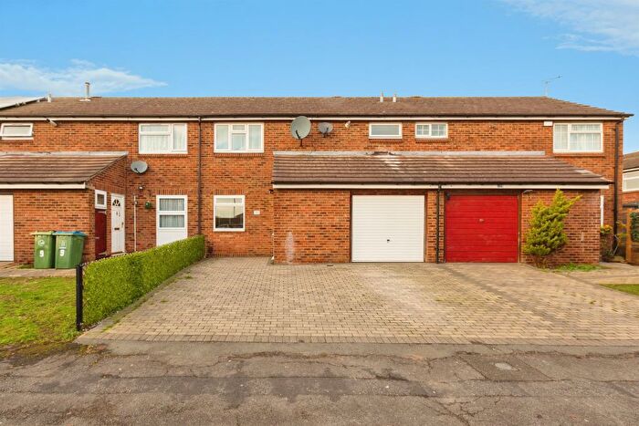 3 Bedroom Terraced House For Sale In Seaton Drive, Aylesbury, HP21