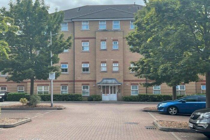 2 Bedroom Flat To Rent In Piper Way, Ilford, IG1