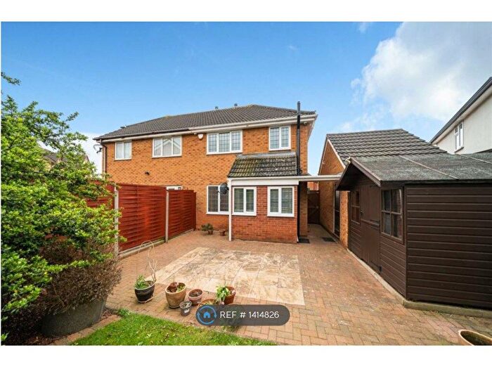 3 Bedroom Semi-Detached House To Rent In Tipcat Close, Elstow, Bedford, MK42