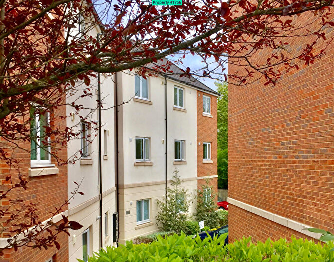2 Bedroom Apartment To Rent In Golden Mile View, Newport, NP20