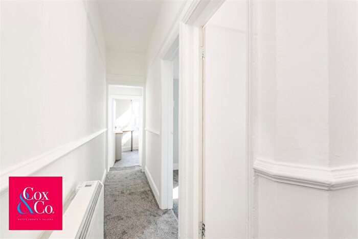 3 Bedroom Flat For Sale In Boundary Road, Hove, BN3