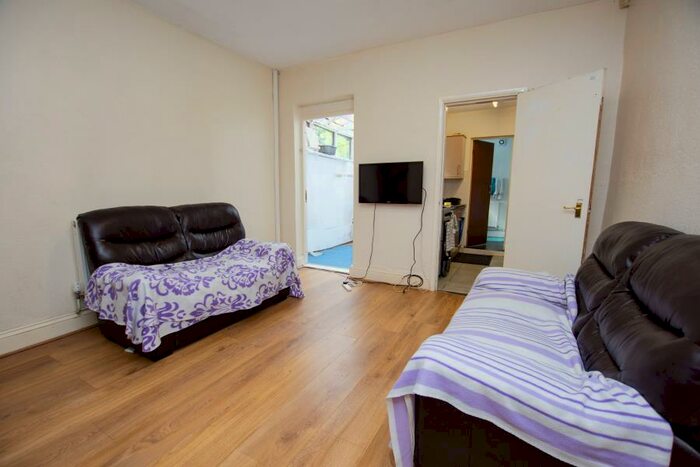 4 Bedroom Terraced House To Rent In Hubert Road, Selly Oak, B29