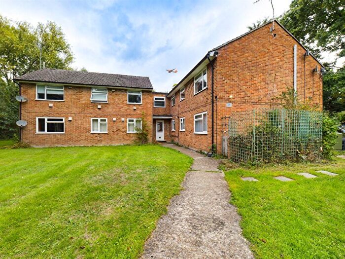 2 Bedroom Flat For Sale In Shipley Bridge, Horley, RH6