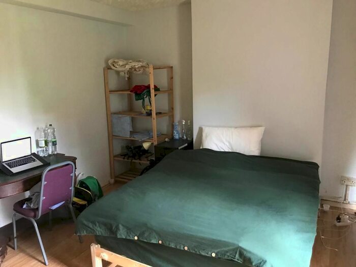 4 Bedroom Flat To Rent In Thurtle Road, London, E2