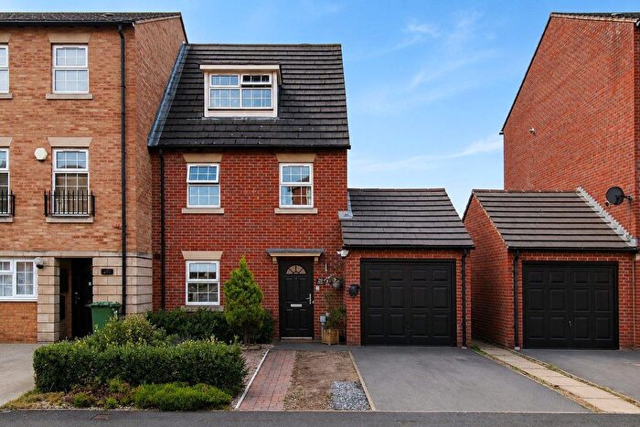 3 Bedroom Town House For Sale In The Point, Wakefield, WF2