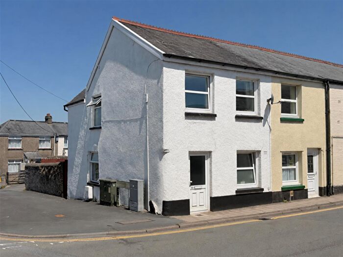 2 Bedroom End Of Terrace House For Sale In New Street, Torrington, EX38