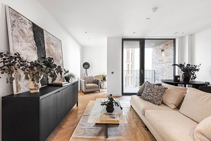 1 Bedroom Flat To Rent In Middle Yard, Oberman Road, NW10