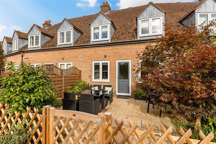 2 Bedroom Terraced House For Sale In Modernised Yachtsmans Cottage - Bittern Place, Newport, PO30