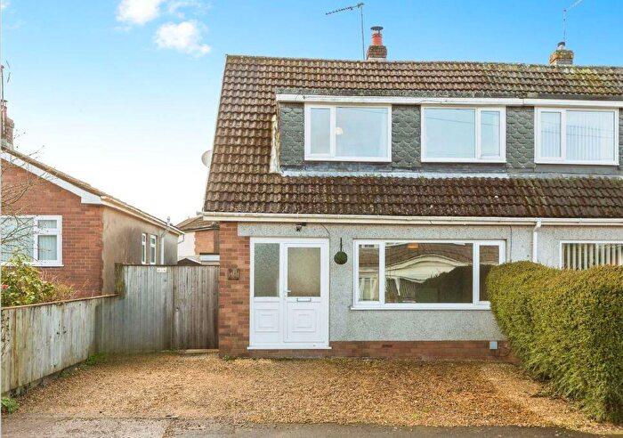 3 Bedroom Semi-Detached House To Rent In Pant Y Dwr, Three Crosses, SA4