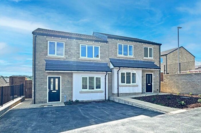 3 Bedroom Semi-Detached House For Sale In , HD6