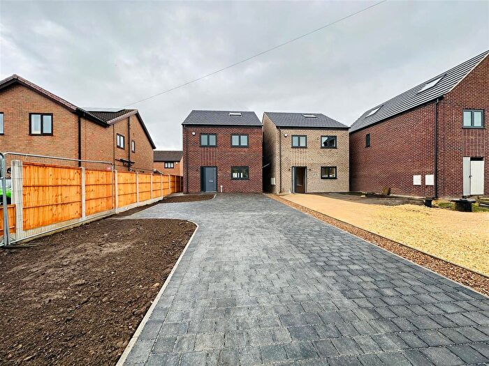 3 Bedroom Detached House For Sale In Sunnyside Farm, Thorpe Willoughby, Selby, YO8