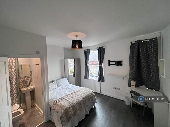 4 Bedroom Terraced House To Rent In Noel Street, Nottingham, NG7