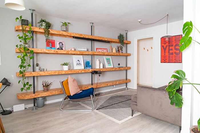 1 Bedroom Flat To Rent In Bakers Hill, Hackney, London, E5