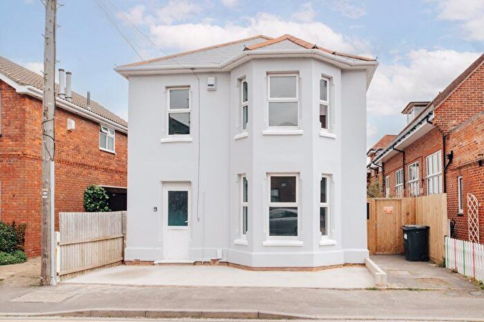 5 Bedroom Detached House To Rent In Wolverton Road, Bournemouth, BH7