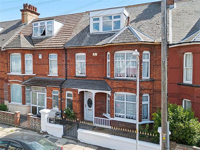 5 Bedroom Terraced House For Sale In Campbell Road, Gravesend, Kent, DA11