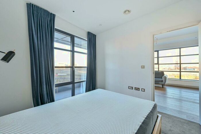 2 Bedroom Flat To Rent In Bridgewater House, , Canning Town, London, E14