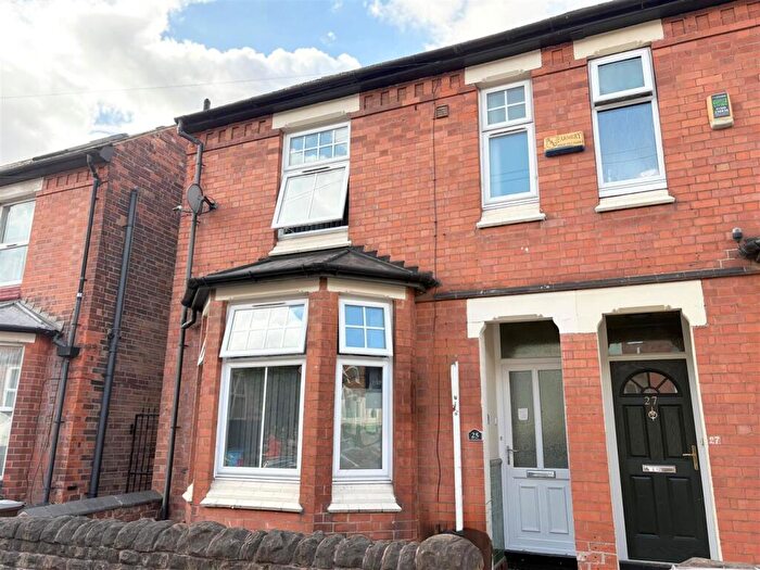 6 Bedroom Town House For Sale In Teversal Avenue, Nottingham, NG7