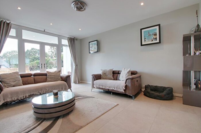 4 Bedroom Detached House For Sale In The Avenue, Fareham, PO14