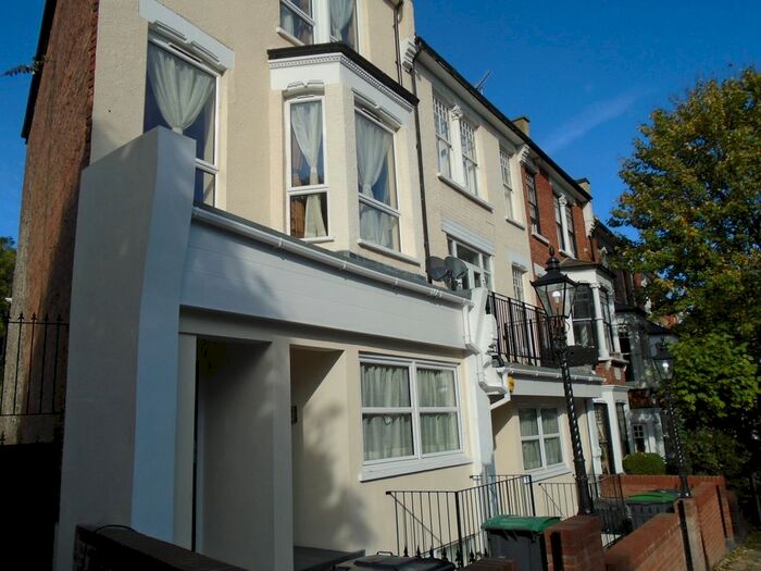 3 Bedroom Maisonette To Rent In Northwood Road, Highgate, N6