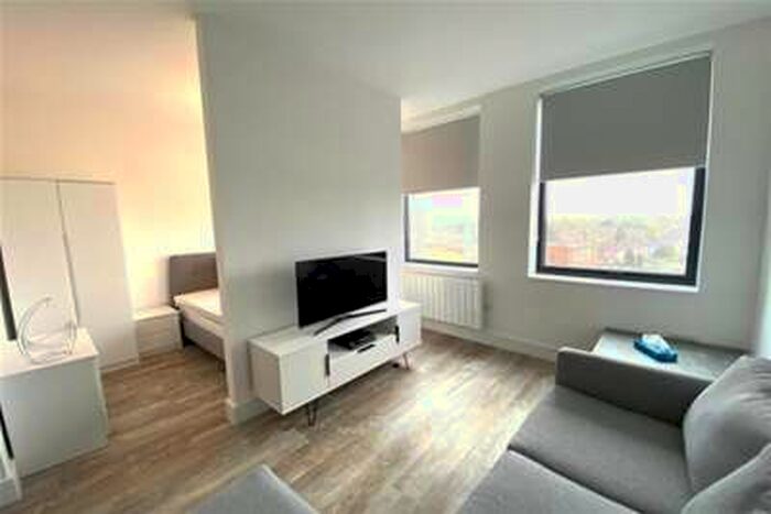 Flat To Rent In Lyndon Place, Coventry Road, B26