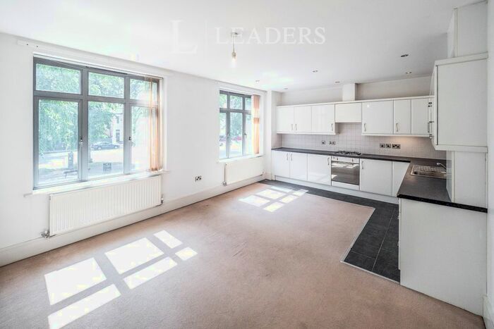 2 Bedroom Flat To Rent In Lantern Court, Regent Grove, CV32