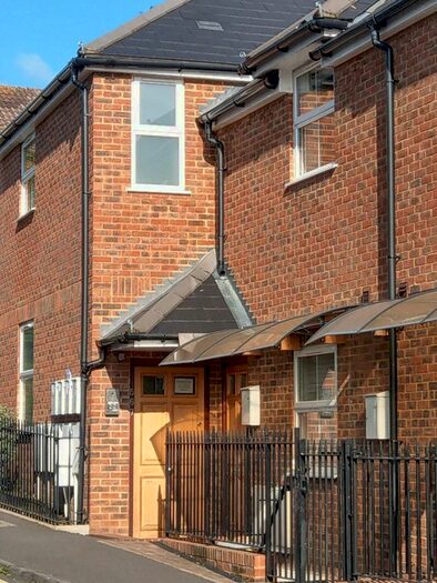 2 Bedroom Property To Rent In Armstrong Road, Englefield Green, Egham TW20