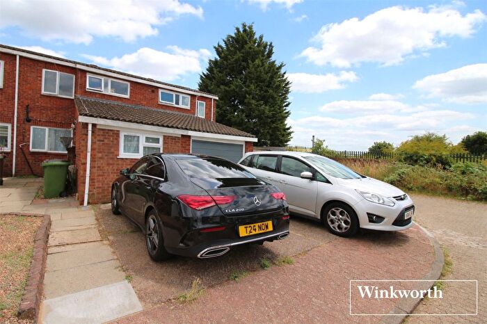4 Bedroom Terraced House For Sale In Stainer Road, Borehamwood, Hertfordshire, WD6
