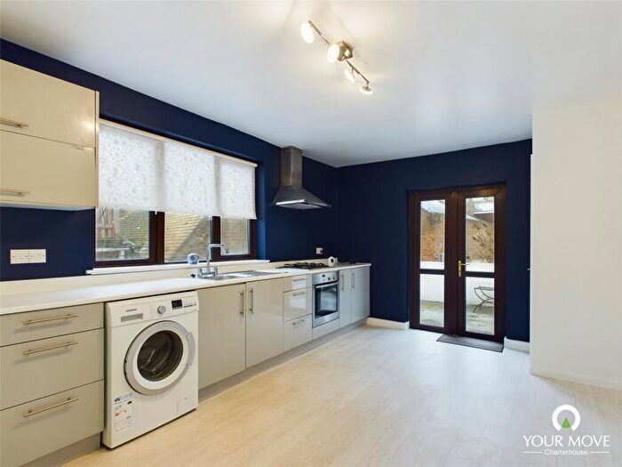 3 Bedroom Flat For Sale In Marine Gardens, Margate, Kent, CT9